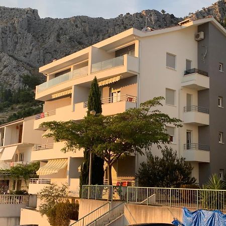 Apartments Beverly Оміш Екстер'єр фото