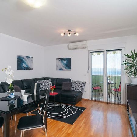 Apartments Beverly Оміш Екстер'єр фото