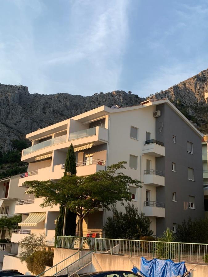 Apartments Beverly Оміш Екстер'єр фото