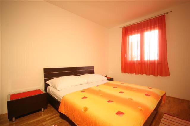 Apartments Beverly Оміш Екстер'єр фото