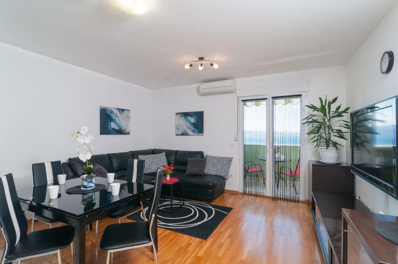 Apartments Beverly Оміш Екстер'єр фото